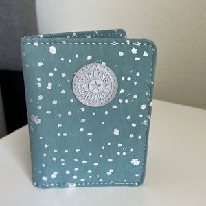 Kipling passport holder